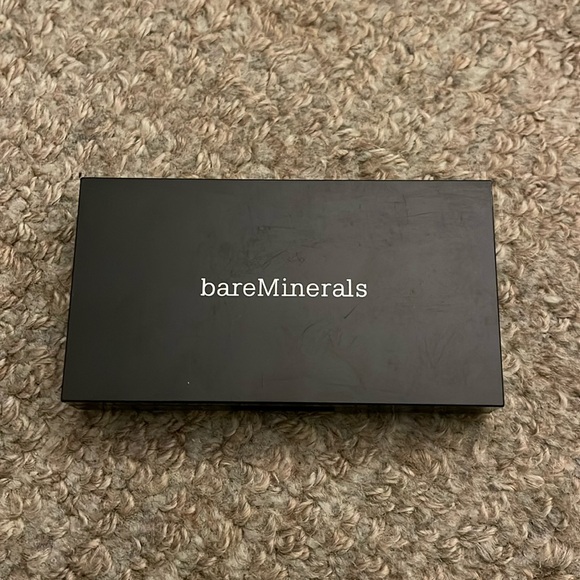 bareMinerals Invisible Light Translucent Powder Duo - Picture 4 of 10